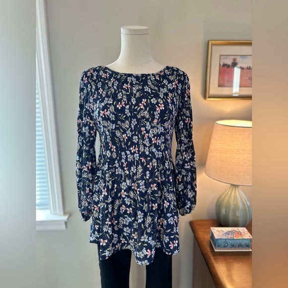 Floral & Ivy Top - Picture 1 of 4